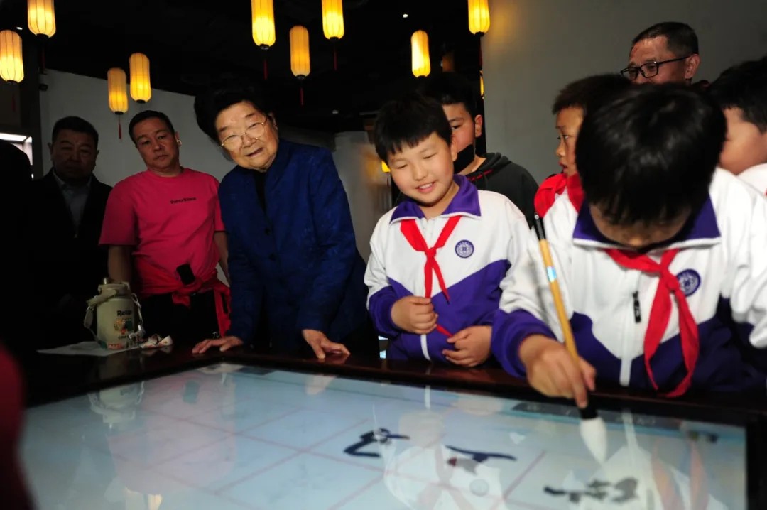 20250415\b2b639bdf1c9c6734caf97e63e06d4b1.jpg D:\tmp\php25C3.tmp